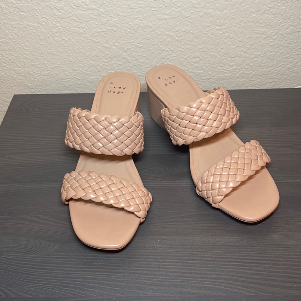 Heeled sandals tan